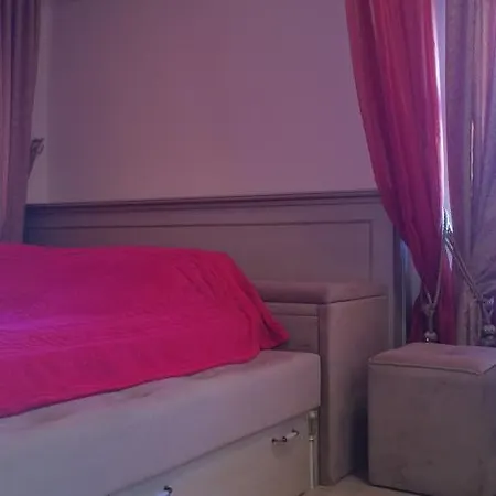 Esteban Apartmán *